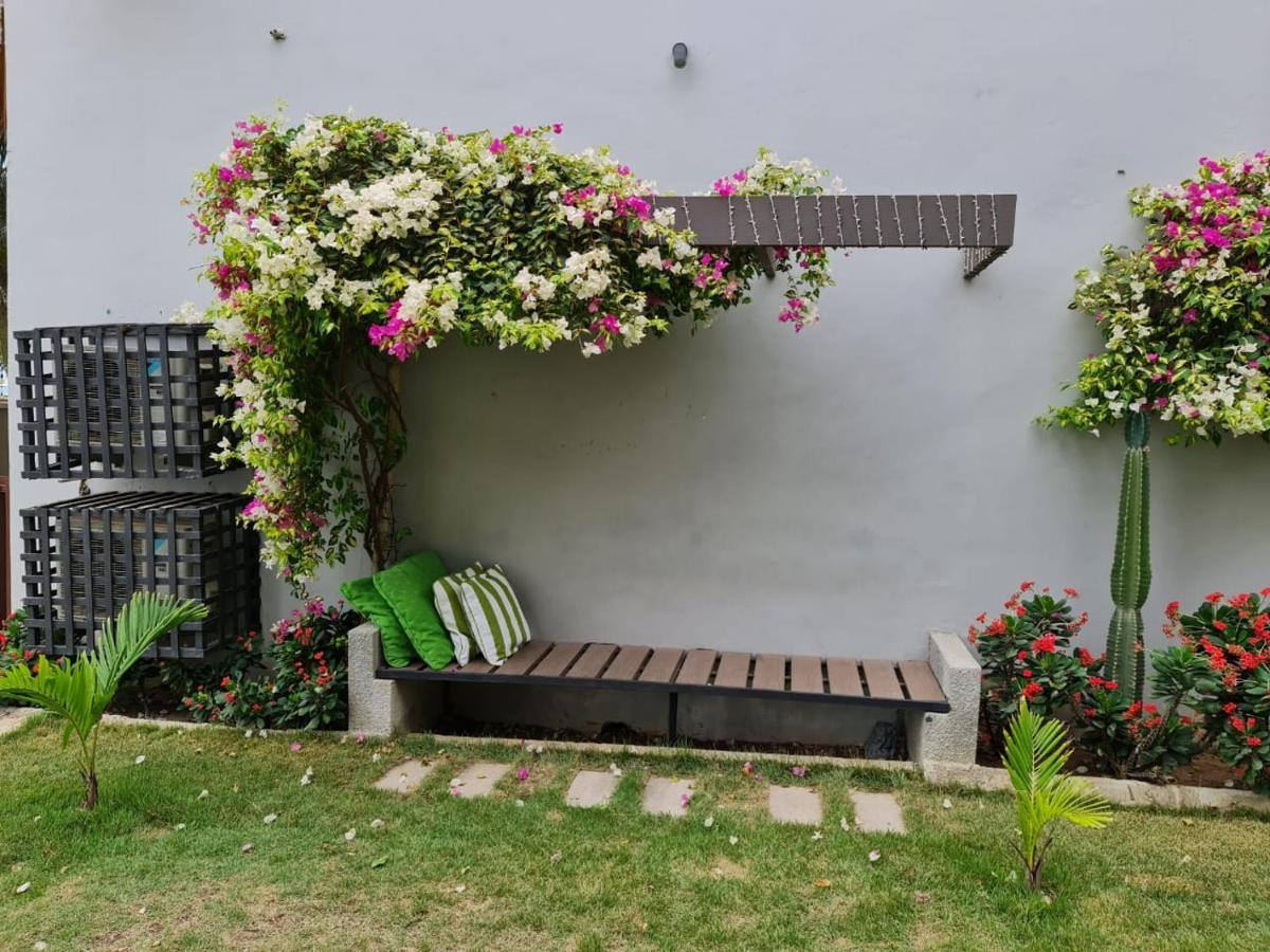 Serenity Residences & Spa - Kokrobite Beach Exterior photo